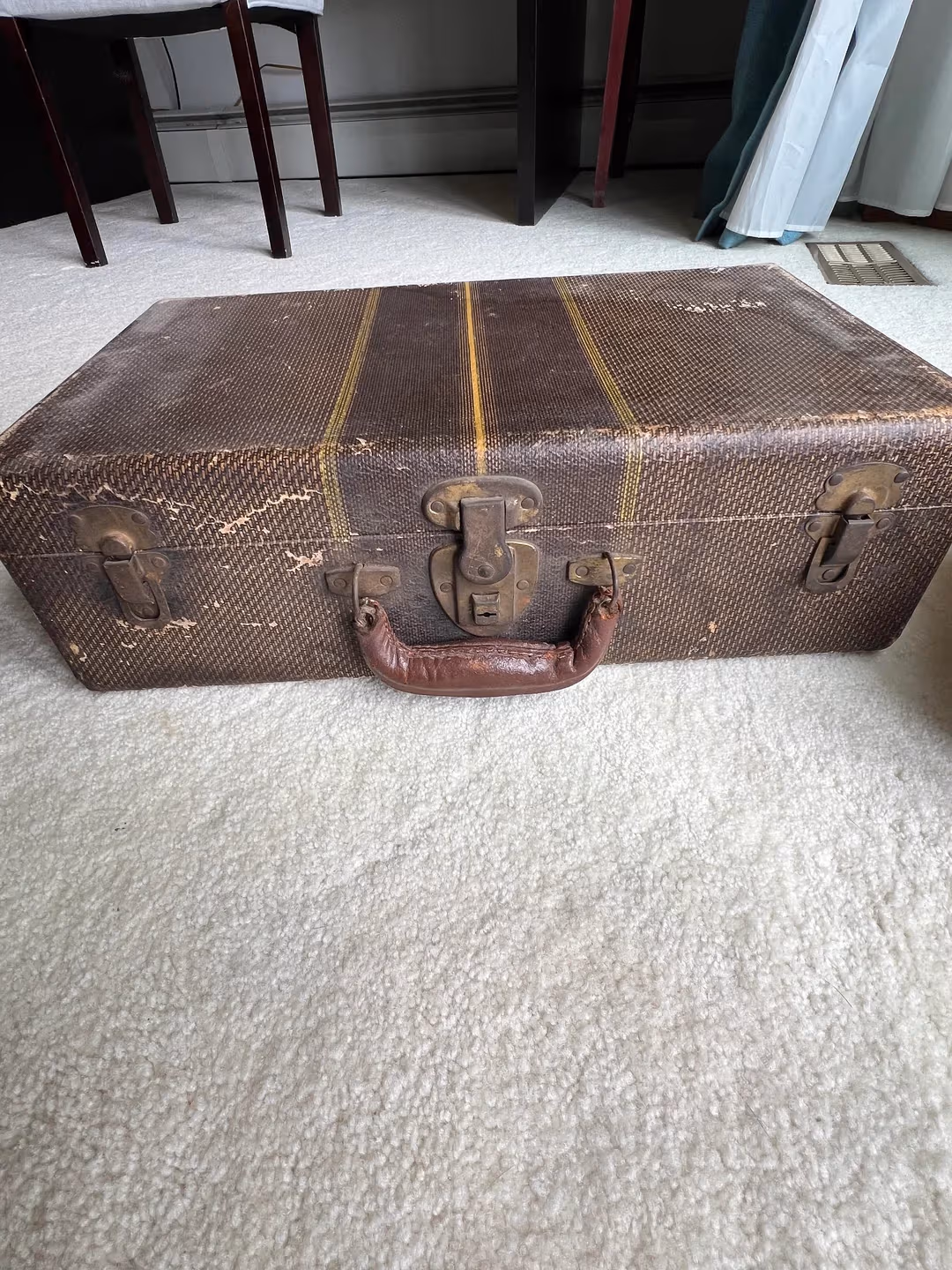 Estate Sales & Auctions: Complete Guide to Finding Valuable Antiques