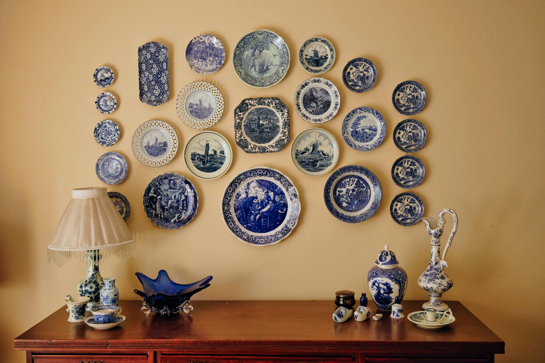 The 1800s Dresser Identification Guide: Dovetail Joints vs. Nails