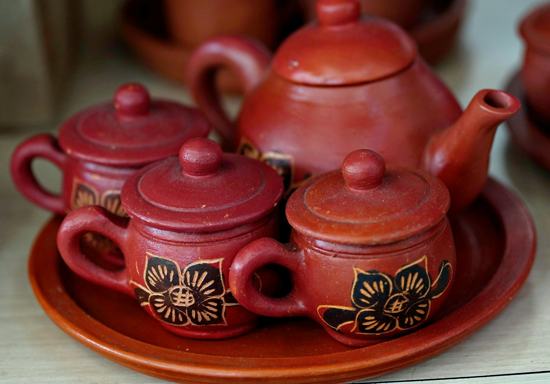 Antique Pottery Marks: A Beginner’s Guide to European Hallmarks